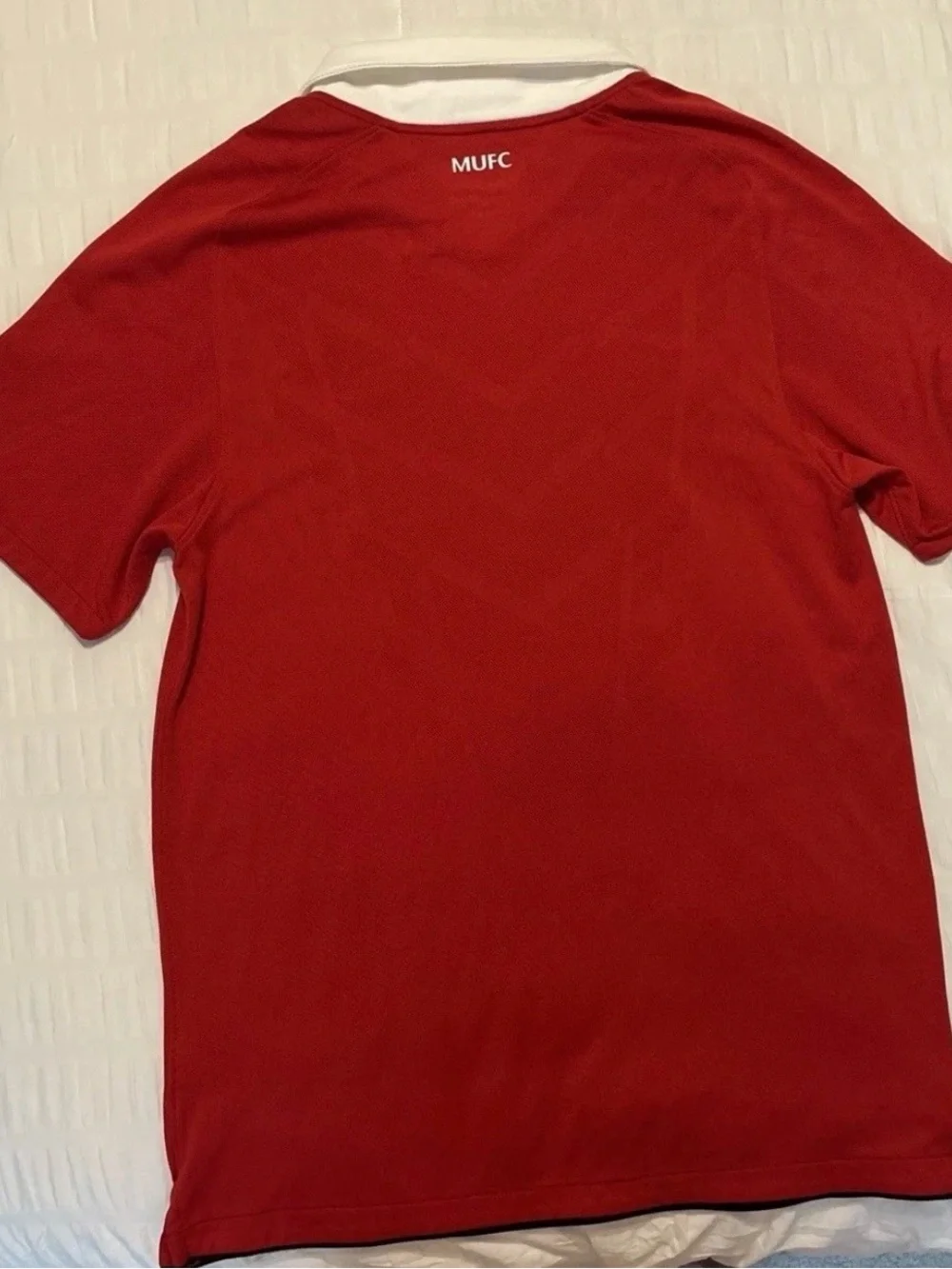 Manchester United Men’s S 2010/2011 AON Home Football Soccer Short Sleeve Jersey